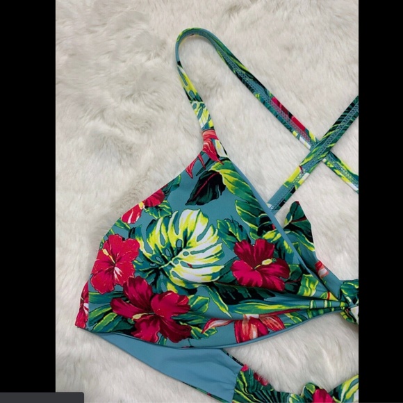 NEW Tart Collections Praver Tropical Floral Bikini Top [SZ Small ] Blue‎ Pink - Picture 4 of 8